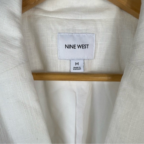 NEW✨Chic White Blazer by Nine West Size Medium - Picture 3 of 7